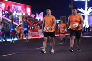 BIB: 211, 24202
                            <button type="button" onclick="openModal(20719262)" class="btn btn-primary btn-sm float-right btn-popup" data-toggle="modal" data-target=".modal-high-quality">
                        <i class="fas fa-shopping-cart"></i> Add to Cart
                    </button>
                                            <button type="button" onclick="isThisMe(20719262, true)" class="btn btn-success btn-sm float-right btn-popup btn-isme hidden" data-toggle="tooltip" data-placement="bottom" title="นี่คือรูปของคุณใช่ไหม คลิกที่นี่เพื่อเอาเข้าอัลบั้ม">
                        <i class="fas fa-plus"></i> Add to album
                    </button>
                    <button type="button" onclick="isThisMe(20719262, false)" class="btn btn-warning btn-sm float-right btn-popup btn-isnotme hidden">
                        <i class="fas fa-ban"></i> Remove from album
                    </button>